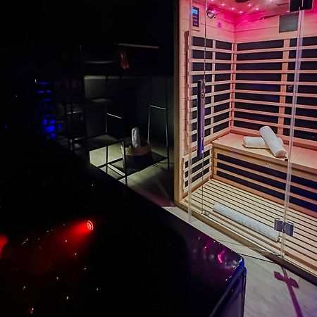 Night Desires Vieille Ville Annecy Charmant אנסי מראה חיצוני תמונה